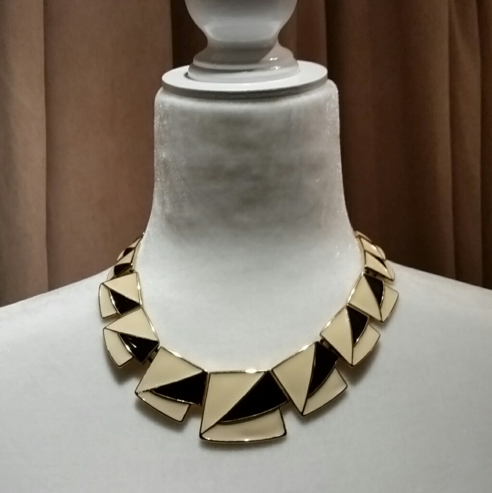 Trifari vintage enamel choker